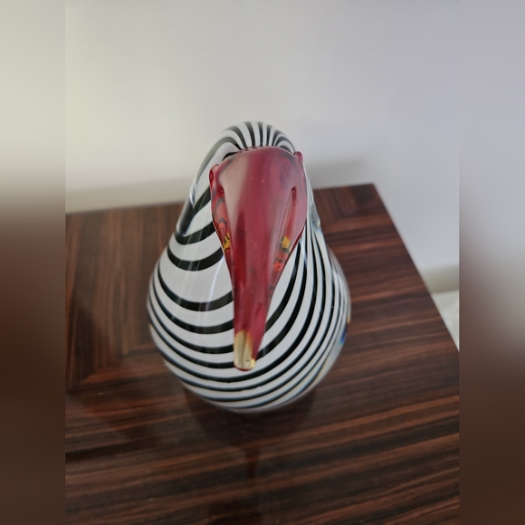 Vintage Murano  Toucan Glass Bird Figurine, Black & White Spiral. 9.5" Tall - Picture 8 of 16